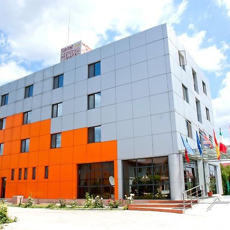 Denisa Hotel Otopeni Kültér fotó