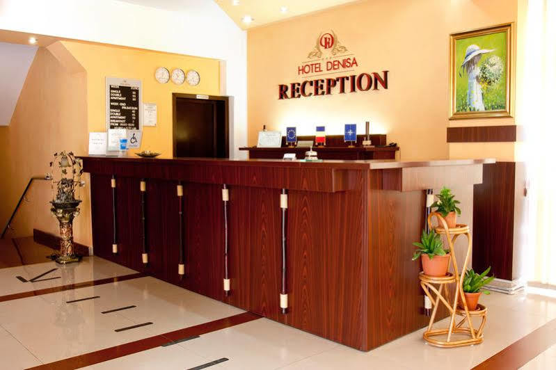 Denisa Hotel Otopeni Kültér fotó