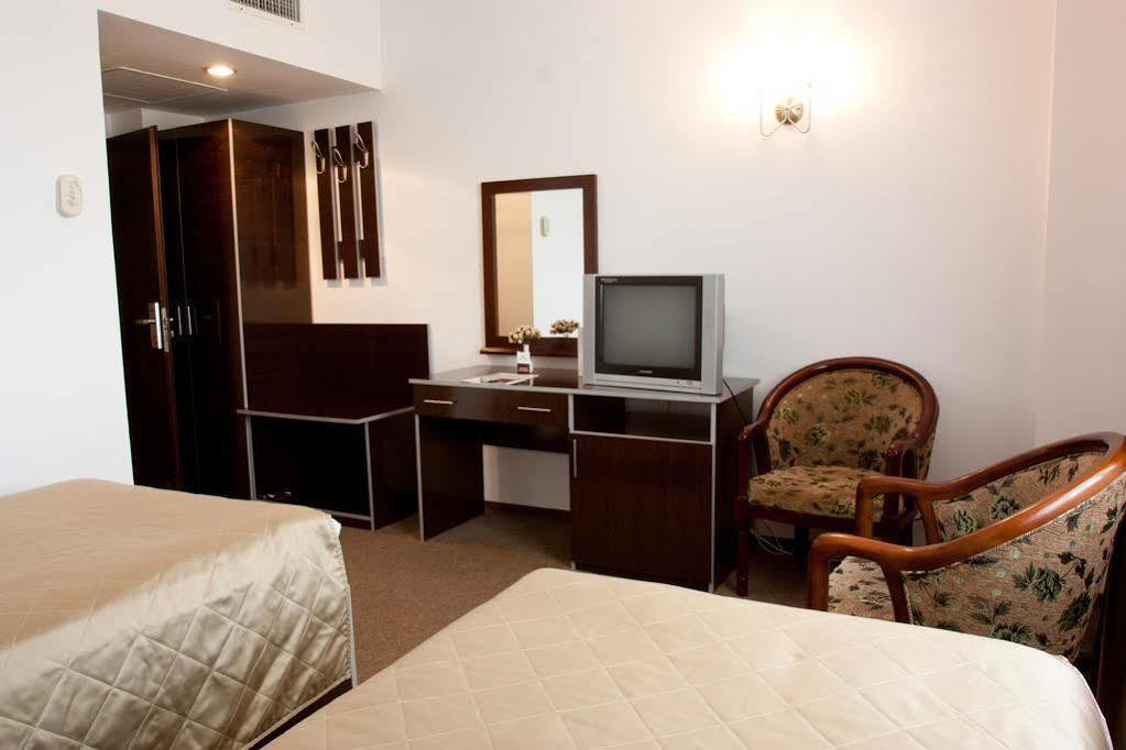Denisa Hotel Otopeni Kültér fotó